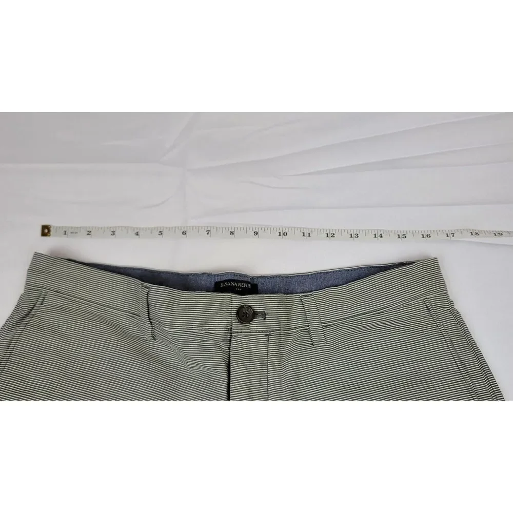 Banana‎ Republic Shorts Mens 35. Flat Front Striped Chino.